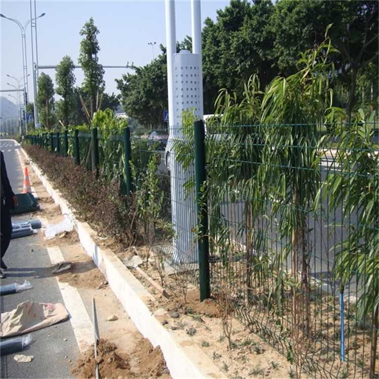 云南道路綠化帶護(hù)欄網(wǎng)