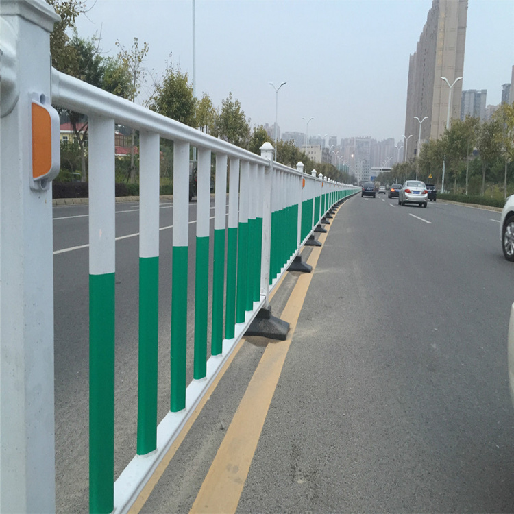 云南公路中間防護欄
